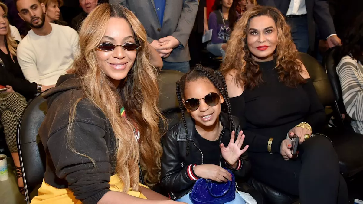 The Age-Defying Beauty of Tina Knowles: Beyoncé’s Influential Mother