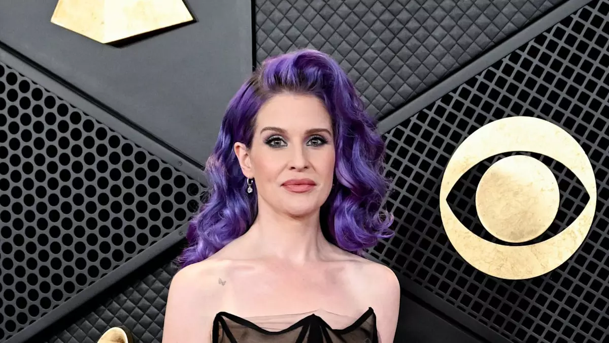 The Stunning Transformation and Fashion Forward Look of Kelly Osbourne