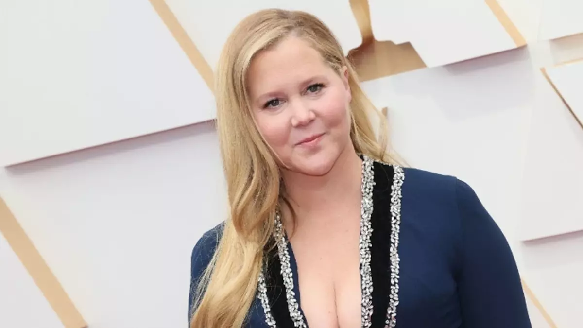 Amy Schumer’s Battle with Cushing Syndrome and Society’s Expectations