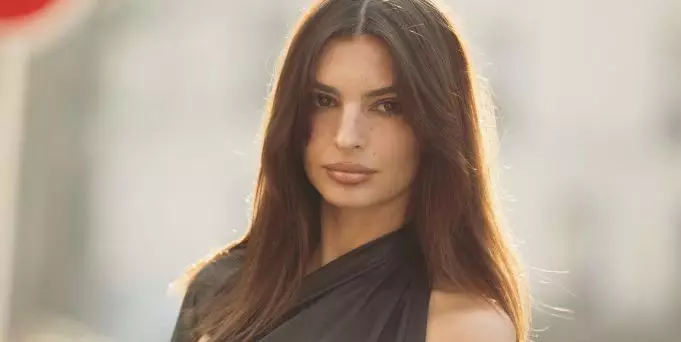 Emily Ratajkowski and the Empowering “Divorce Rings”