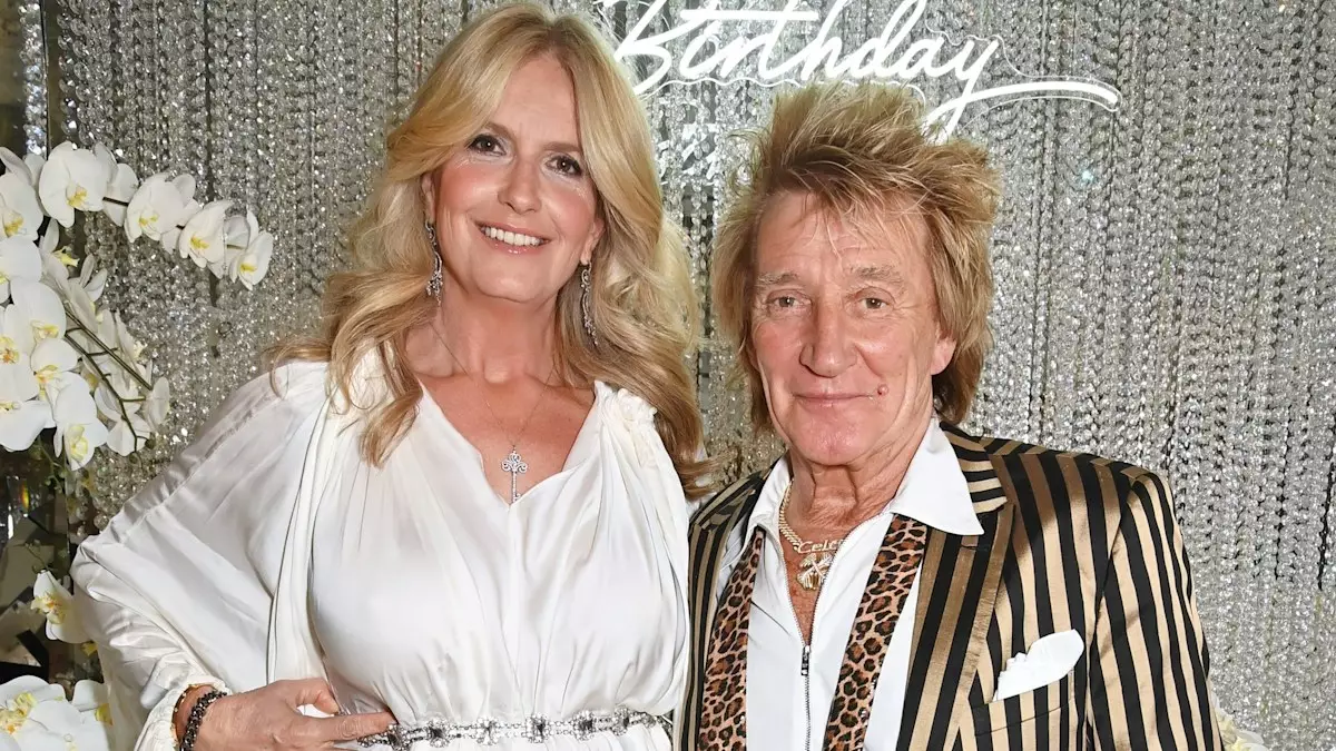 The Fabulous Fashion of Penny Lancaster and Rod Stewart’s Blended Family