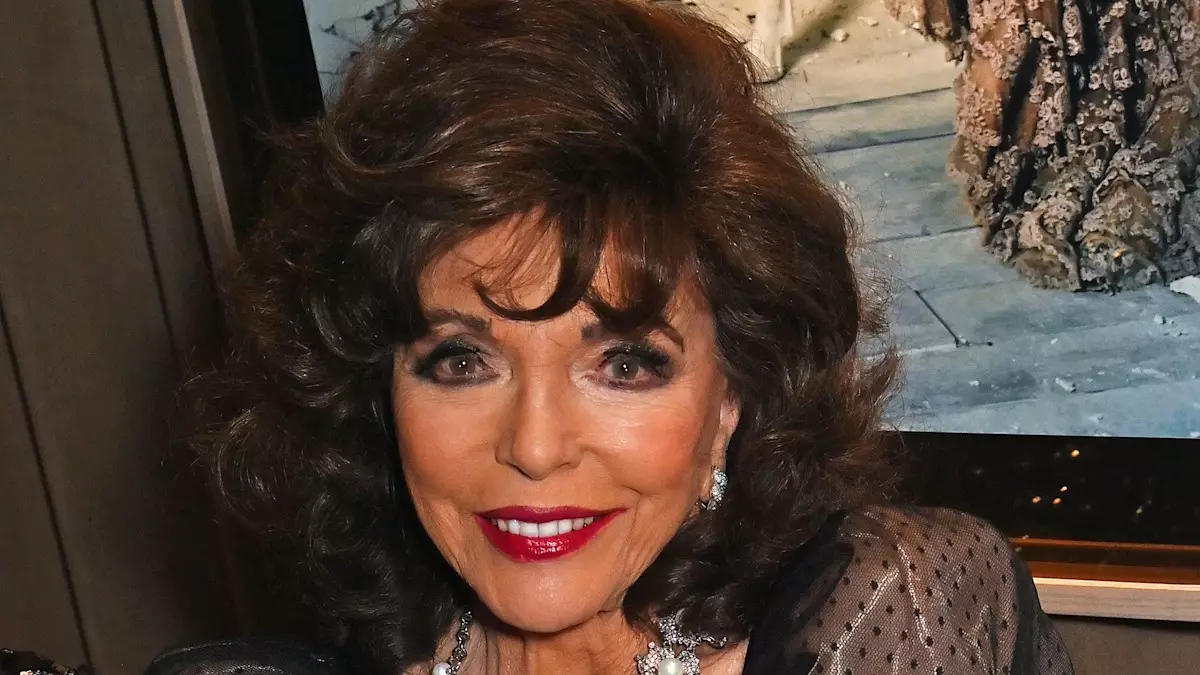 The Glamorous Life of Joan Collins on the French Riviera