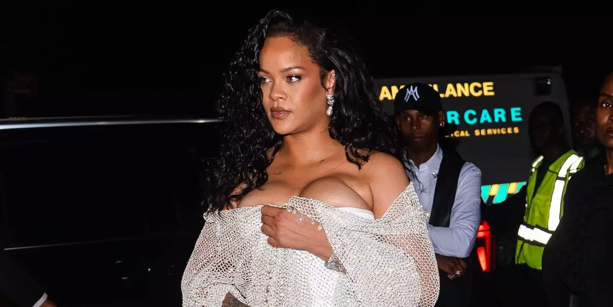 Rihanna Shines at Alaïa Spring 2025 Show