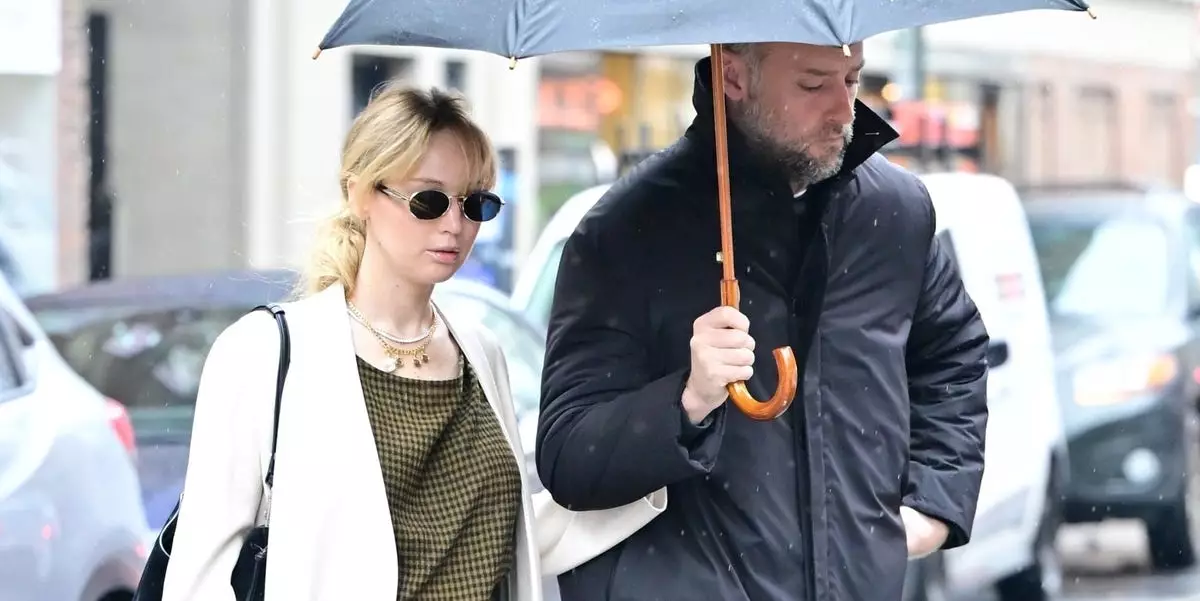 Jennifer Lawrence’s Maternity Style: Balancing Fame, Family, and Fashion