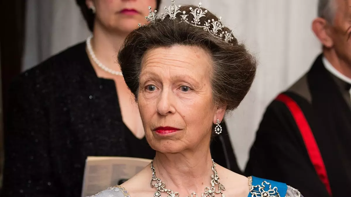 Elegance and Heritage: Princess Anne Shines at Buckingham Palace Banquet