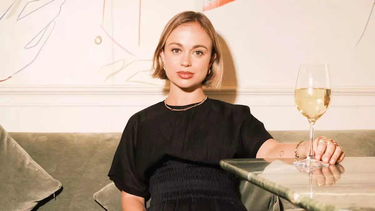 The Sustainable Luxe Life of Amelia Windsor: A Fashionable Pursuit of Elegance and Ethos