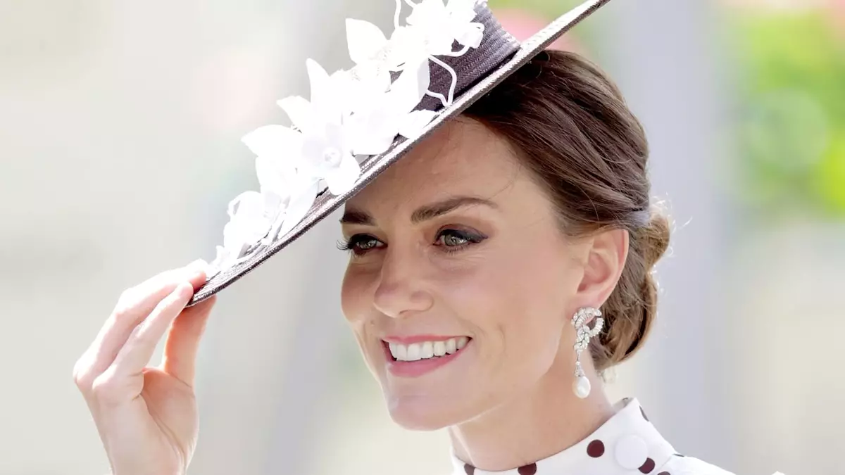Transform Your Look: The Timeless Elegance of Hair Bows