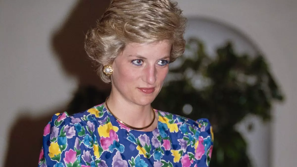 Resurrecting Royal Elegance: The Remarkable Revival of Princess Diana’s ‘Caring’ Dress